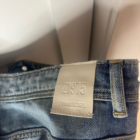 Hi, selling these breathtaking jeans 👖 for women in size US 06. - Picture 12 of 14